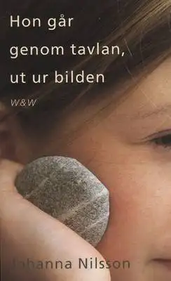Omslag för Hon går genom tavlan, ut ur bilden